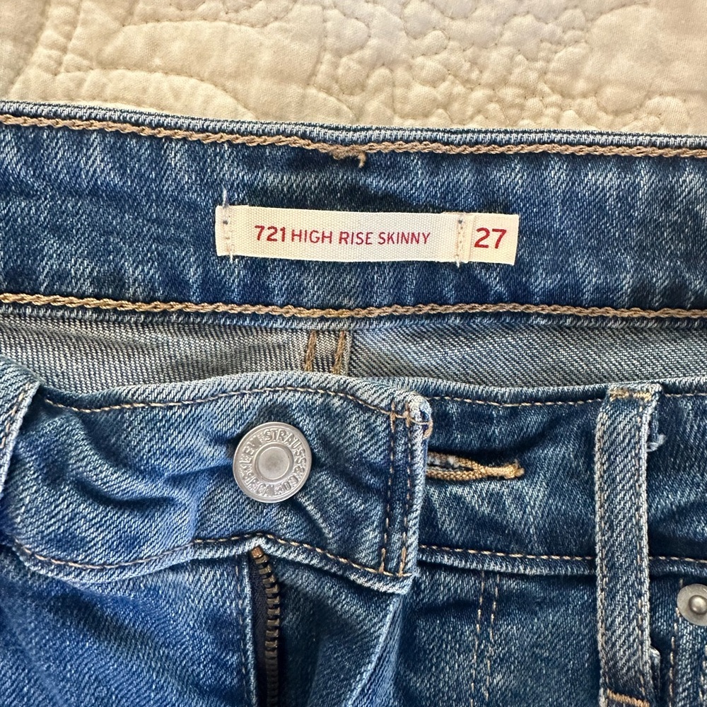 Levi's Women's 721 High Rise Skinny Jeans - Classic Blue
